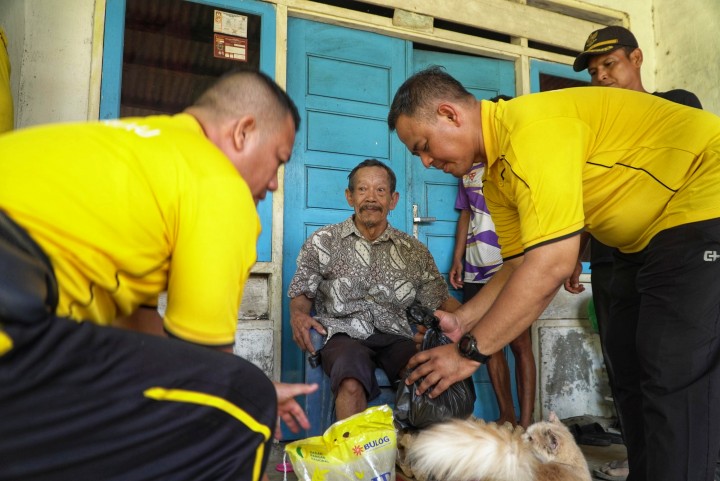 Hari Jadi Humas Polri ke-73, Kapolres Rohul Laksanakan Bhakti Sosial dan Cooling System Bersama Masyarakat Desa Pasir Baru