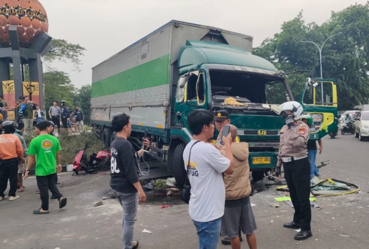 Sopir Truk Ugal-ugalan Cipondoh Jadi Tersangka, Terancam 10 Tahun Penjara. 