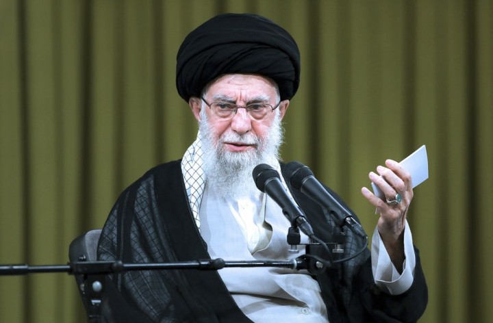 Khamenei Bersumpah Bakal Balas Serangan Israel-Amerika terhadap Iran: Musuh Akan Terima Akibatnya!. 