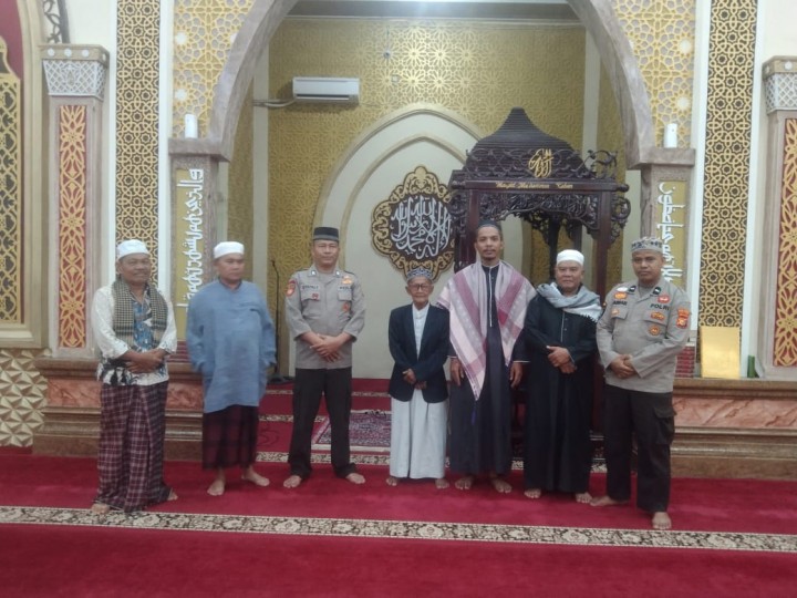 Terciptanya Kamtibmas Kondusif Personel Polsek Kabun Coolling System di Jama'ah Masjid Al-Muawanah