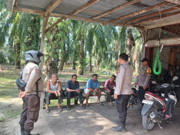 Polsek Siak Kecil Gelar Cooling System Pilkada Damai di Bengkel Motor