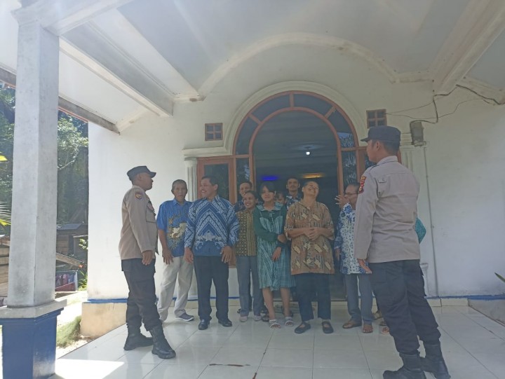 Polsek Kerinci Kanan Gelar “Minggu Kasih” dan Cooling System di Gereja untuk Amankan Pilkada