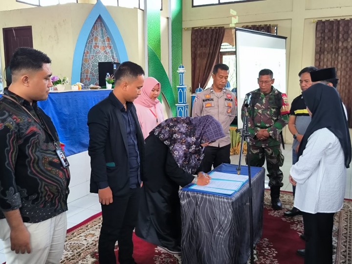 Polsek Kerinci Kanan Hadiri Pelantikan dan Pembekalan Pengawas TPS untuk Pilkada Serentak 2024