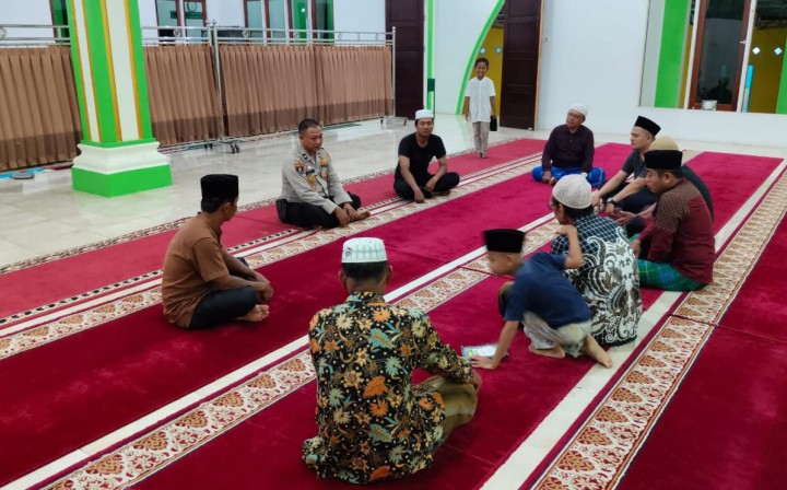 OMP LK24, Polsek Tandun Dengan Sholat Subuh Berjamaah Dan Cooling System Sampaikan Pesan Kamtibmas Pilkada Aman