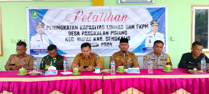 Pelatihan Linmas dan FKPM Desa Pangkalan Pinang menjelang Pilkada Serentak 2024