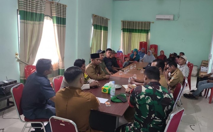 Jum'at Curhat Personil Polsek Pinggir dan Giat Sosialisasi Pilkada Serentak 2024