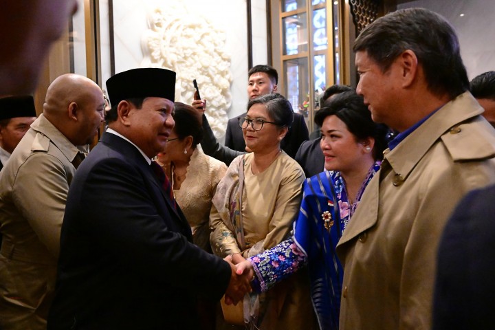 Prabowo Didampingi Didit Tiba di Beijing, Disambut Han Jun Bakal Bertemu Xi Jinping Besok. 