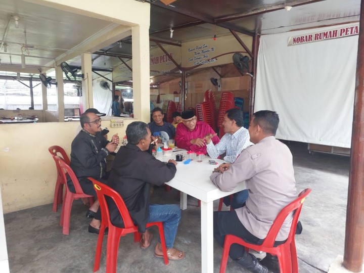 Bhabinkamtibmas Polsek Bengkalis Cooling System Bersama Tokoh Masyarakat