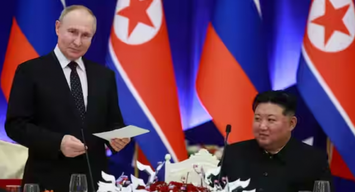 Presiden Rusia Vladimir Putin dan pemimpin Korea Utara Kim Jong Un menghadiri resepsi kenegaraan di Pyongyang, Korea Utara pada 19 Juni 2024 /Reuters