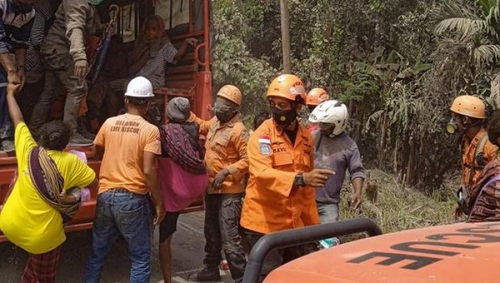 12.288 Warga Mengungsi, 869 Mengidap ISPA Akibat Letusan Gunung Marapi Lewotobi laki-laki Flores Timur. 