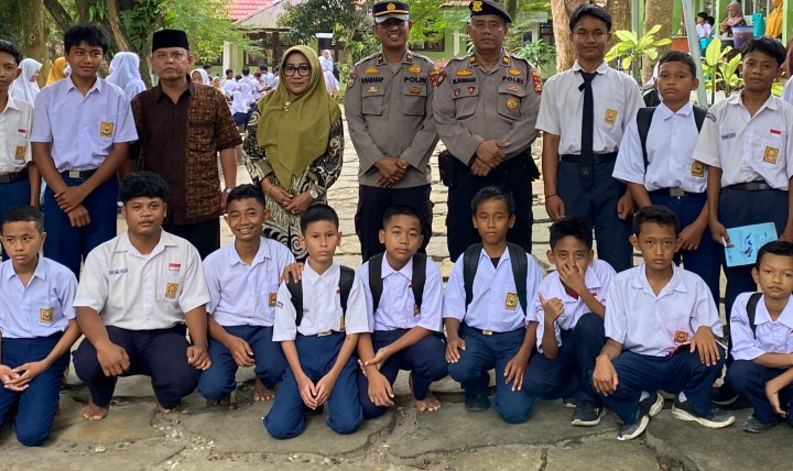 Kegiatan Pembinaan Karakter Peserta Didik Oleh Kapolsek Pinggir