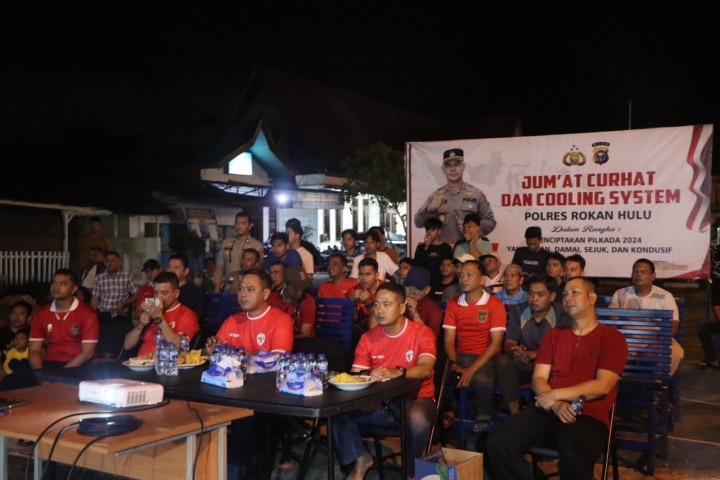 Kapolres Rokan Hulu Gelar Nobar Indonesia Vs Jepang, Sampaikan Pesan Penting Untuk Pilkada 2024