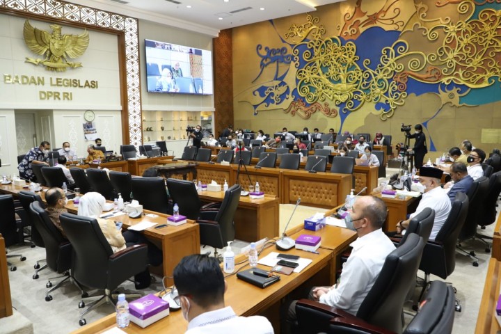 Rapat Baleg di kompleks parlemen, Senayan, Jakarta Pusat. Sumber: menpan.go.id