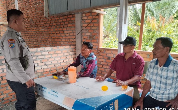 Polsek Sabak Auh Laksanakan Penyuluhan sebagai Sarana Cooling System Pilkada Damai