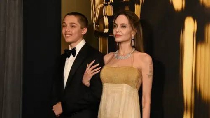 Angelina Jolie dan Knox Jolie