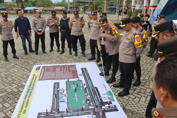 Apel Persiapan Pengamanan Kampanye Akbar Paslon Bupati dan Wakil Bupati Kabupaten Rokan Hulu