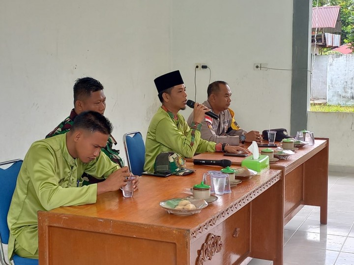 Bhabinkamtibmas Desa Kadur Kawal Rapat Koordinasi Persiapan Pilkada 2024