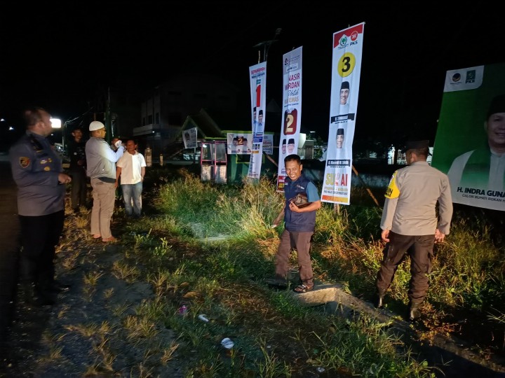 Patroli Gabungan Upika Kec. Pagaran Tapah Darussalam Bersama PPK Dan Panwascam Dalam Rangka Menjaga Harkamtibmas Di Wilayah Kec. Pagaran Tapah Darussalam Pada Pilkada 2024