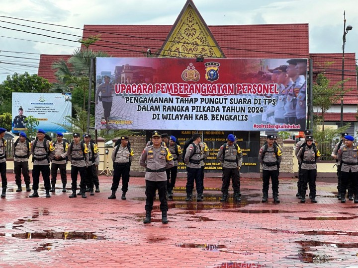 Polres Bengkalis Apel Pergeseran Pasukan Pengamanan TPS Pilkada 