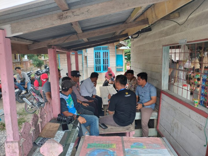 Cooling System Kapolsek Koto Gasib Bersama Tokoh Agama dan Tokoh Masyarakat Kampung Pangkalan Pisang Kecamatan Koto Gasib