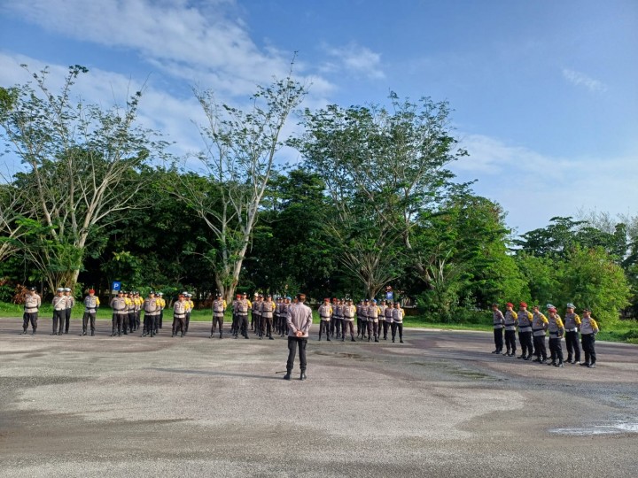 Apel Pengecekan Kelengkapan dan Kehadiran Personil Pam TPS di Wilayah Hukum Polsek Siak