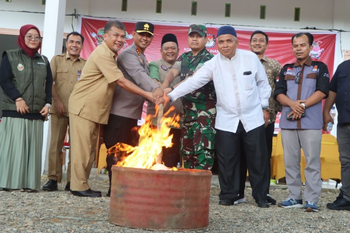 Pemusnahan Kelebihan Surat Suara Pilkada 2024 Di Gudang Logistik KPU Kabupaten Rokan Hulu