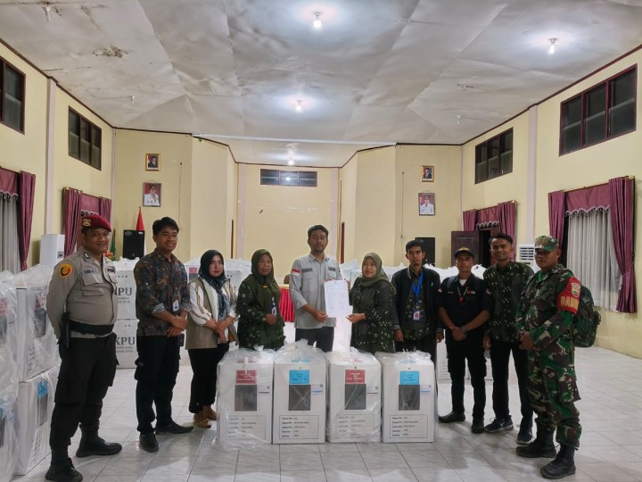 Pengawalan Pendistribusian Logistik Pilkada Tahun 2024 Kecamatan Bunga Raya Berjalan Lancar