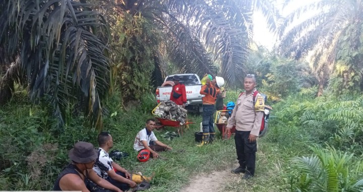 Cooling System: Bhabinkamtibmas Polsek Tualang Ajak Warga Jaga Kerukunan Pasca Pencoblosan Pilkada Serentak 2024.