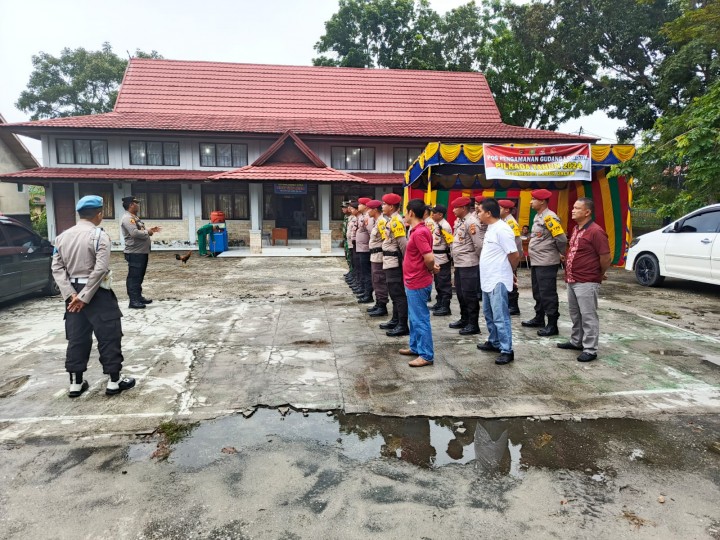 Apel Gabungan Pengamanan Rapat Pleno Pilkada 2024 di Kecamatan Lubuk Dalam Berjalan Lancar