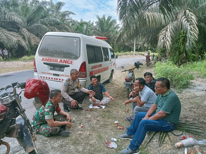 Sinergi TNi POLRI Wilayah Hukum Polsek Tualang Kampung Tualang Timur Giat Cooling System Sambang Warga Neri Himbauan dan Ajak Jaga Kamtibmas