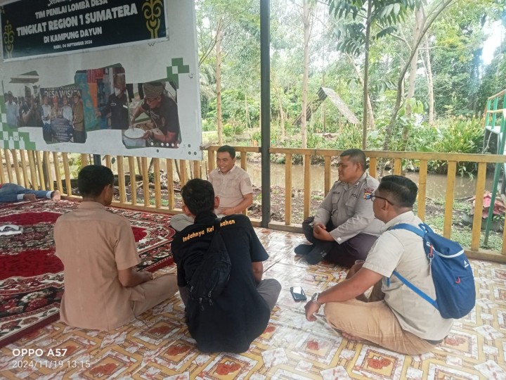 Pasca Pencoblosan Pilkada Serentak Bhabinkamtibmas Kampung Dayun Himbau Warga Tetap Jaga Persatuan