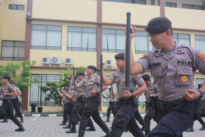 Buntut Penyalahgunaan Senpi, Polisi Disarankan Pakai Pentungan