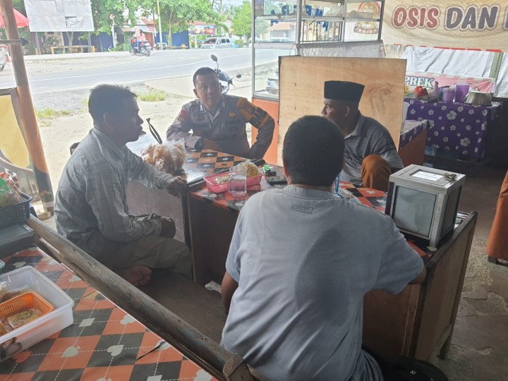 Himbauan Kamtibmas Personel Polsek Pinggir Ramah Tamah ke Warga