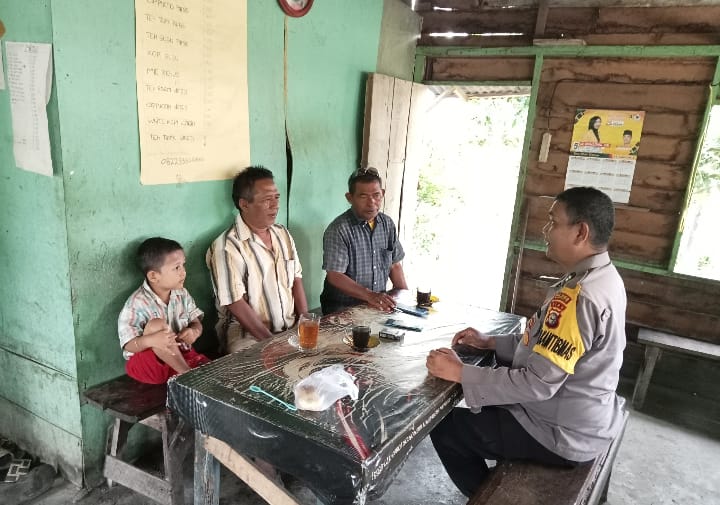 Personel Polsek Pinggir Ramah Tamah ke Warga Himbau Kamtibmas