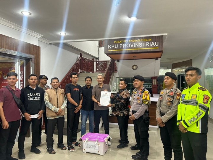 Logistik Kotak D Hasil Kabupaten Rohul Pemilihan Gubernur dan Wakil Gubernur Sampai Di KPU Provinsi Riau