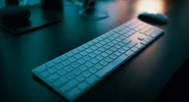 Gambar representatif dari keyboard dan mouse /Pexels- Josh Sorenson