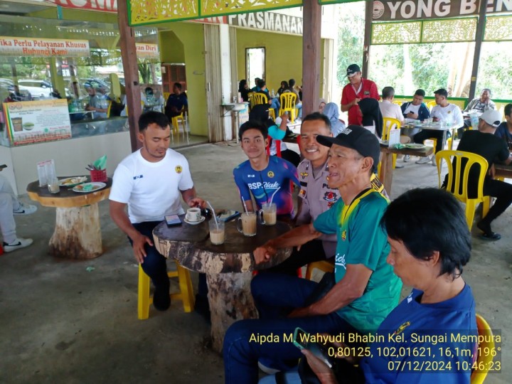 Giat Bhabinkamtibmas Kelurahan Sungai Mempura Aipda M Wahyudi Berikan Himbauan Agar Warga Tidak Terprovokasi Pasca Pilkada Kabupaten Siak