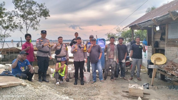 Pasca Pilkada, Polsek Rangsang Gelar Cooling System Ajak Buruh Proyek Bangunan Tetap Jaga Kamtibmas