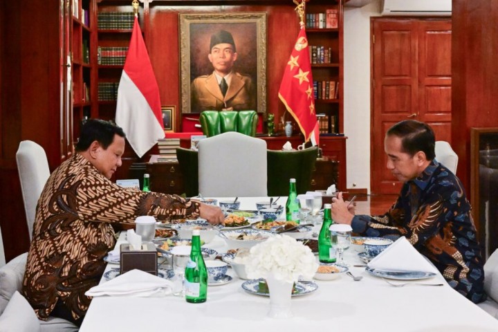 Presiden RI Prabowo Subianto dan Presiden RI ke-7 Joko Widodo. Sumber: Sekretariat Kabinet