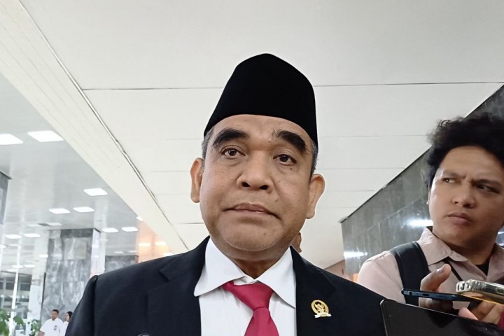 Temui Jokowi si Solo, Muzani Beri Undangan ke Kongres Gerindra.