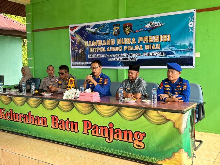 Kapolsek Rupat dan Ditpolairud Polda Riau Sambang Nusa di Pulau Terluar