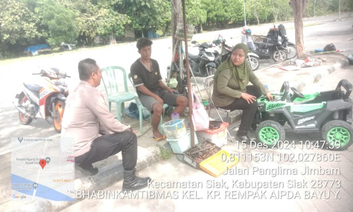 Giat Bhabinkamtibmas Kampung Rempak Kecamatan Siak, Aipda Bayu Yudistira Berikan Himbauan Jaga Persatuan Pasca Pilkada