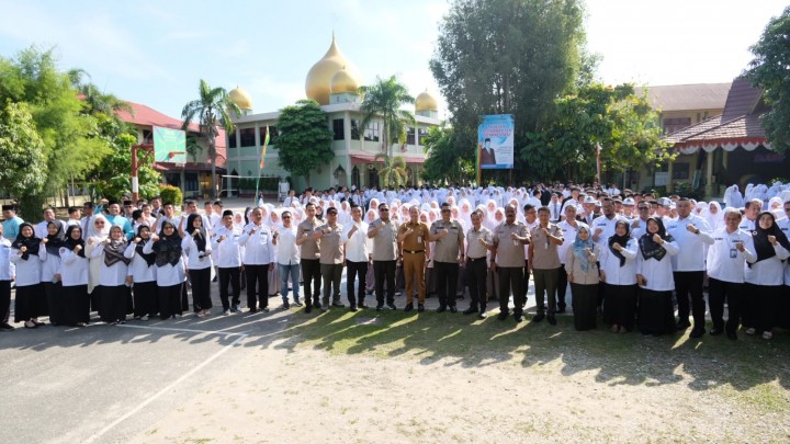 PTPN IV Regional III-Pemko Pekanbaru Gandeng Seribu Siswa Tanam Pohon Bersama