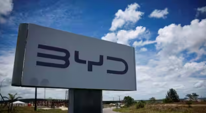 Tampilan umum lokasi konstruksi pabrik kendaraan listrik (EV) baru BYD di Camacari, Brasil 17 November 2024 /Reuters