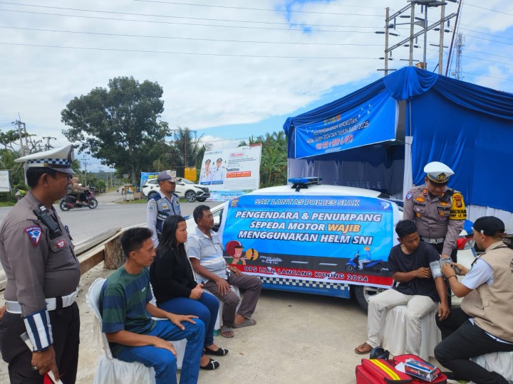 Berikan Pelayanan Maksimal Pengamanan Nataru Polres Siak Gelar Pemeriksaan Kesehatan Pada Pengemudi Angkutan Umum   