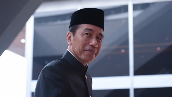 Rocky Gerung Curiga KPK Jadi Alat Politik Jokowi: Kasus Hasto jadi Pintu Masuk Acak-acak PDIP.