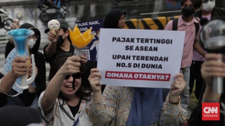 Pemerintah Diminta Naikkan Pajak Orang Kaya, Bukan PPN.