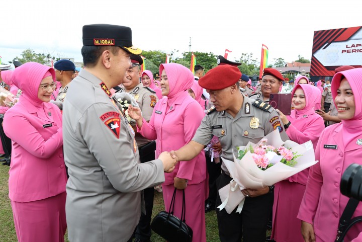 848 Personil Polda Riau Raih Kenaikan Pangkat, Ini Pesan Irjen Iqbal