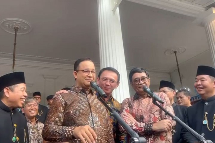 Anies dan Ahok hingga Pramono Hadiri Perayaan Tahun Baru di Balaikota Jakarta.