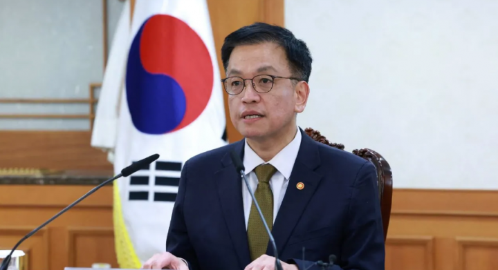 Penjabat presiden baru Korea Selatan Choi Sang Mok /Reuters